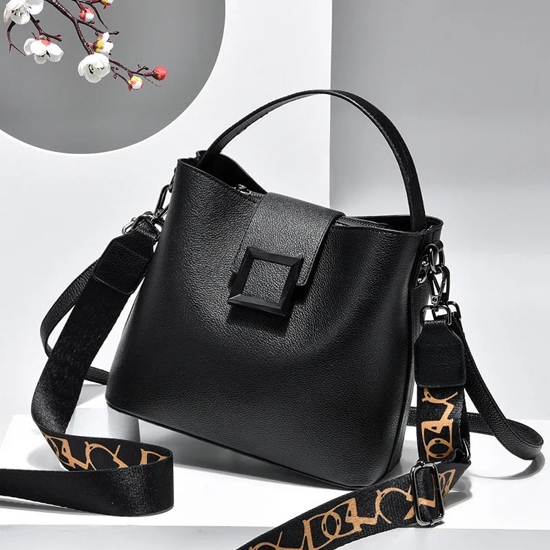 Elan Voire™ Fashion Tote Bag